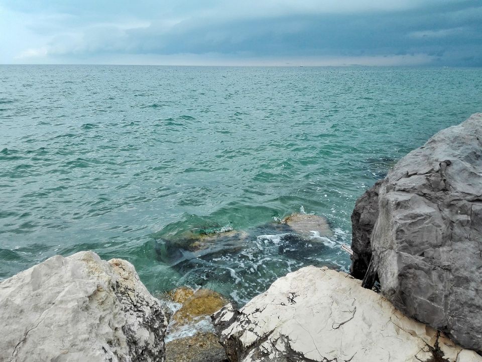 Вода как на Мальдивах, а цены гораздо дешевле, чем в Сочи: в моду снова вошел старый добрый курорт