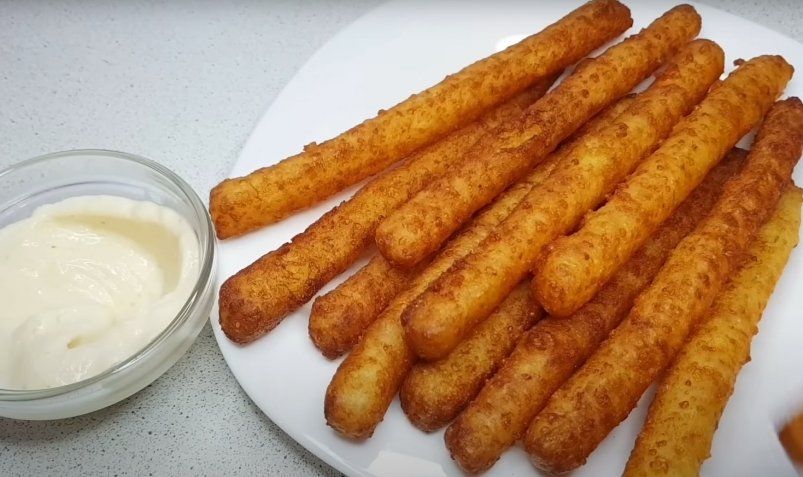 Смешиваем картофель с сыром — и поднос вкуснятины на ужин готов: аж пальцы откусят