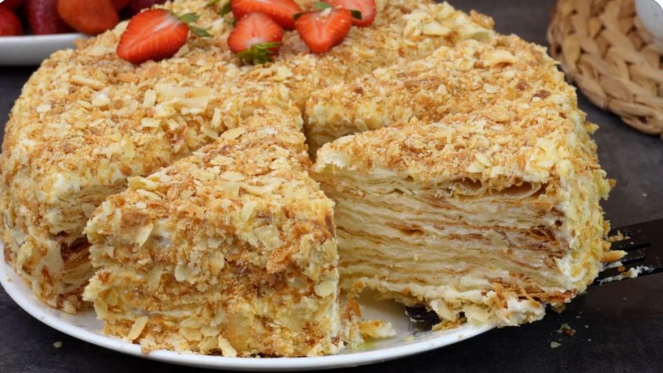 Неповторимый торт "Наполеон": Секреты вкуса из домашней кухни