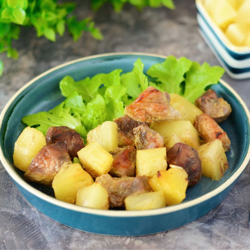 Мясо в духовке становится сочным и ароматным без лишних усилий