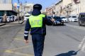 Водителей стали лишать прав на 2 года за установку такой ленты на решетке радиатора