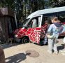 В Закамске автобус 7Т врезался в хлебный павильон