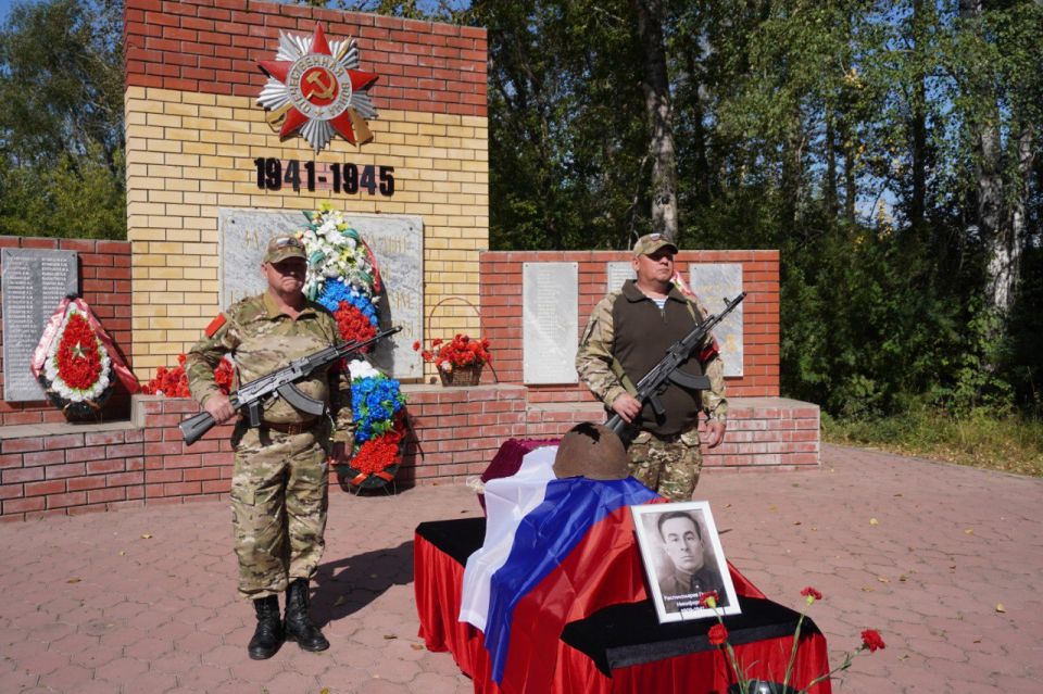 В Пермском крае офицер регионального ведомства принял участие в захоронении останков красноармейца, погибшего в Великой Отечественной войне