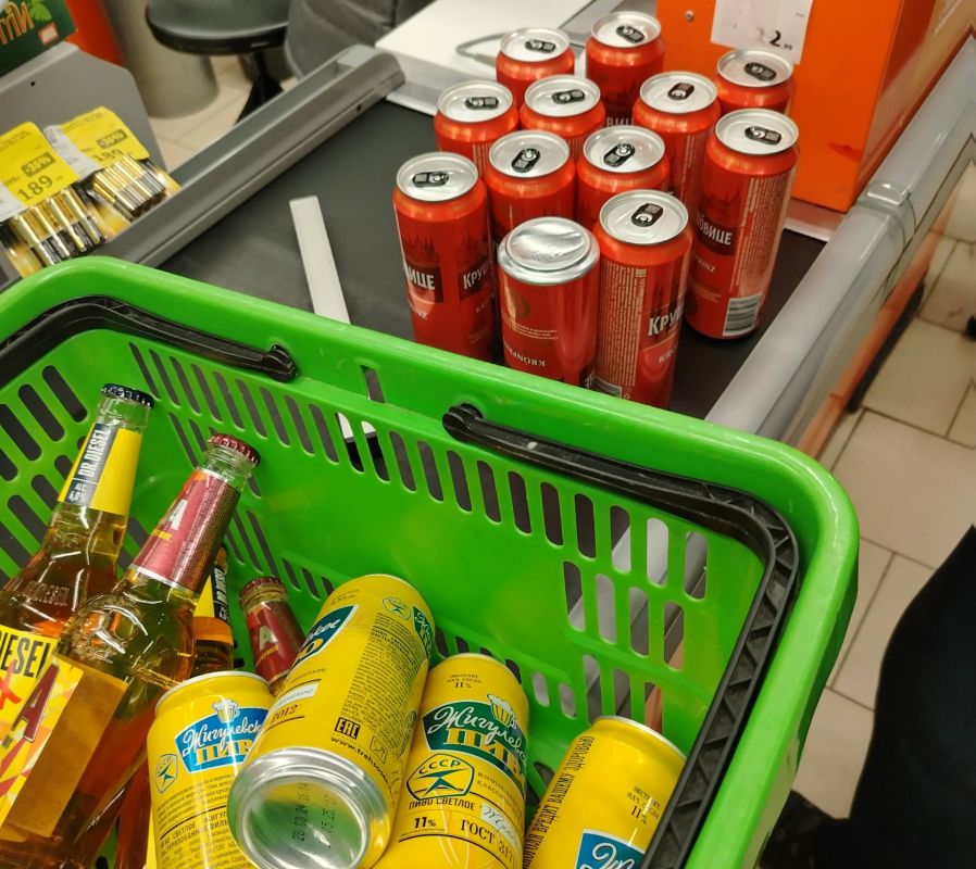     22:00  08:00