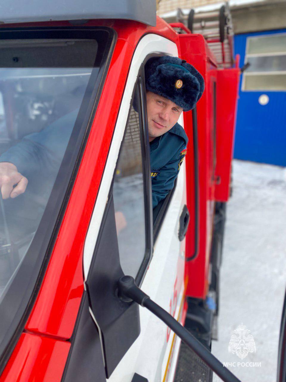 С днем автомобилиста!. От водителей МЧС России напрямую зависит скорость реагирования пожарно-спасательных подразделений С днем автомобилиста!. От водителей МЧС России напрямую зависит скорость реагирования пожарно-спасательных подразделений
