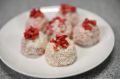 Изящные трюфели с клубникой и кокосом от мастера кондитерского искусства