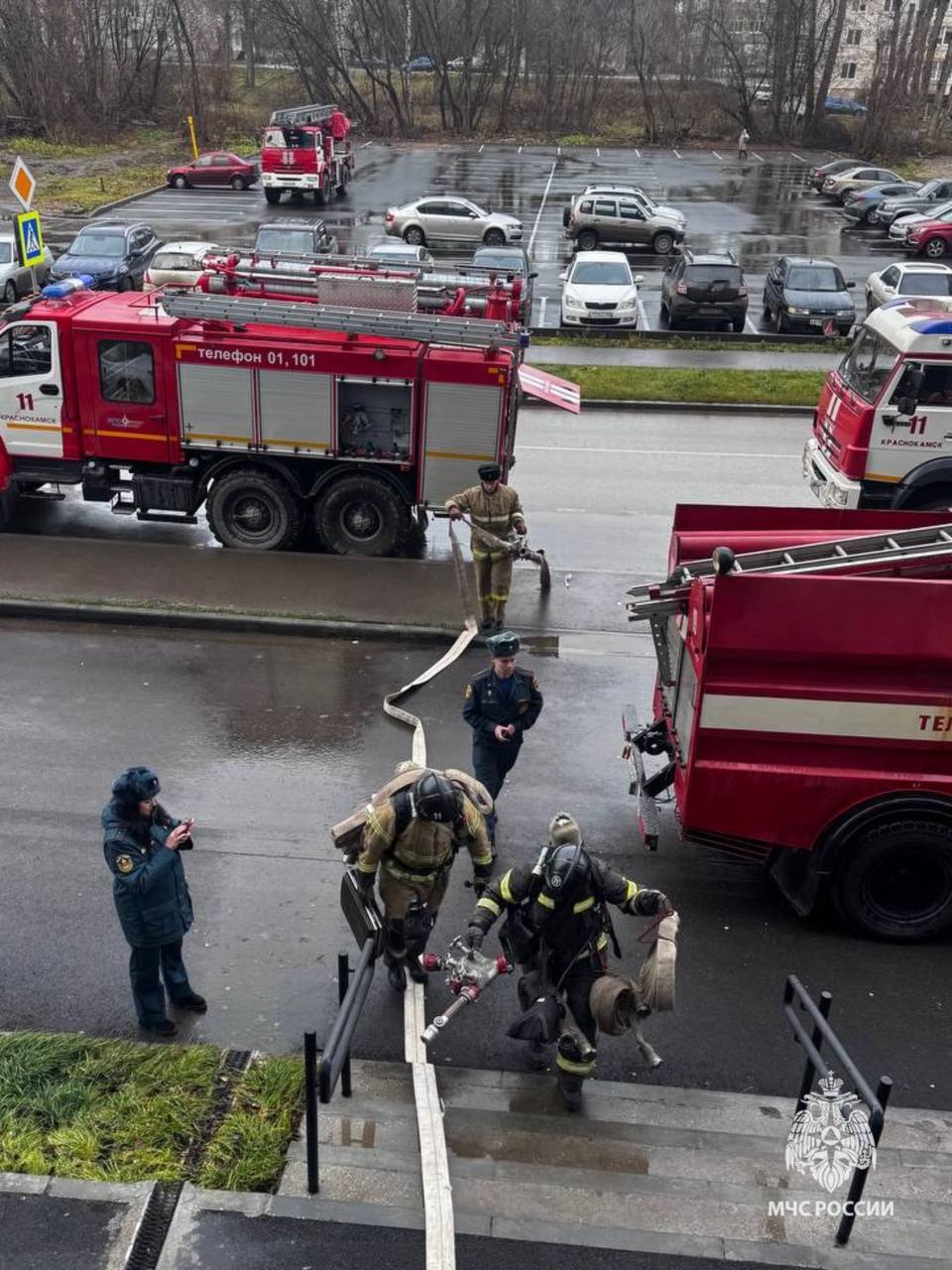 В Краснокамске огнеборцы провели опытное пожарно-тактическое учение В Краснокамске огнеборцы провели опытное пожарно-тактическое учение