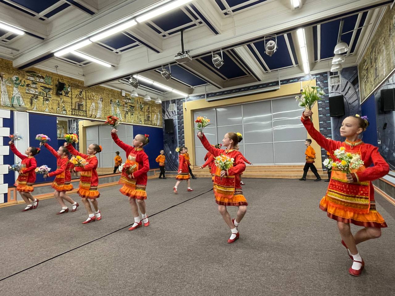 Церемония награждения Краевого конкурса видеороликов по тематике Безопасности дорожного движения состоялась сегодня в Краевом центре художественного образования "Росток" Церемония награждения Краевого конкурса видеороликов по тематике Безопасности дорожного движения состоялась сегодня в Краевом центре художественного образования "Росток"