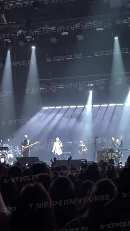 Сегодня в «Молоте» выступает Антон Беляев и его шоу-лаборатория LAB!