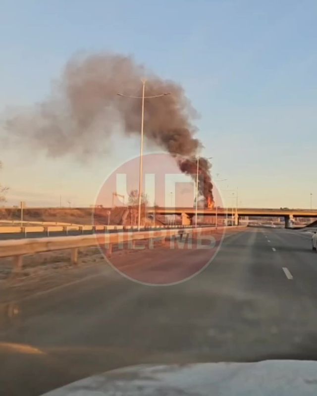 Мощный пожар на Восточном обходе