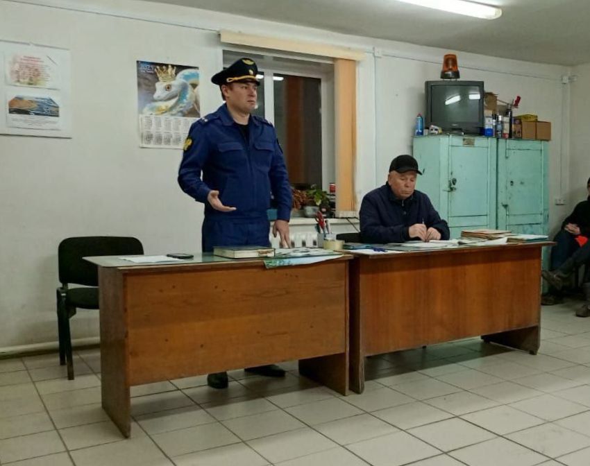 Прокурор Кишертского района Евгений Жигалов встретился с трудовым коллективом местного дорожно-строительного предприятия