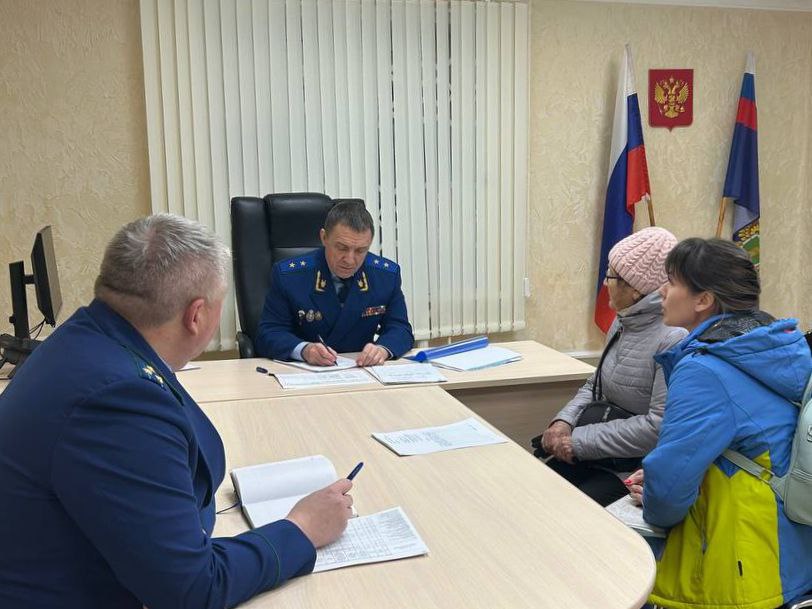 Прокурор Пермского края Павел Бухтояров провел выездной прием граждан в Добрянке Прокурор Пермского края Павел Бухтояров провел выездной прием граждан в Добрянке