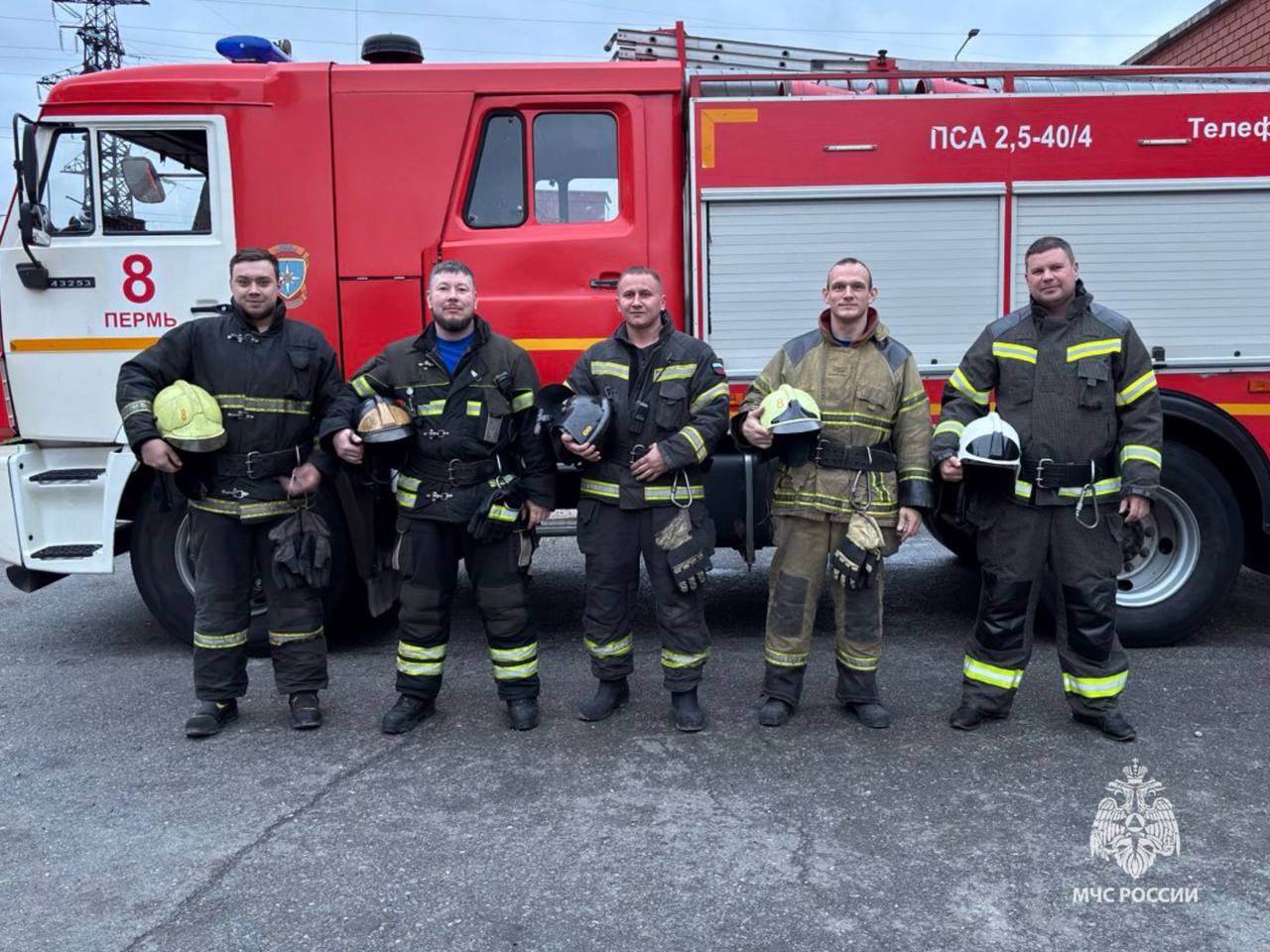 Огнеборцы Прикамья спасли 6 детей и 7 взрослых на пожаре