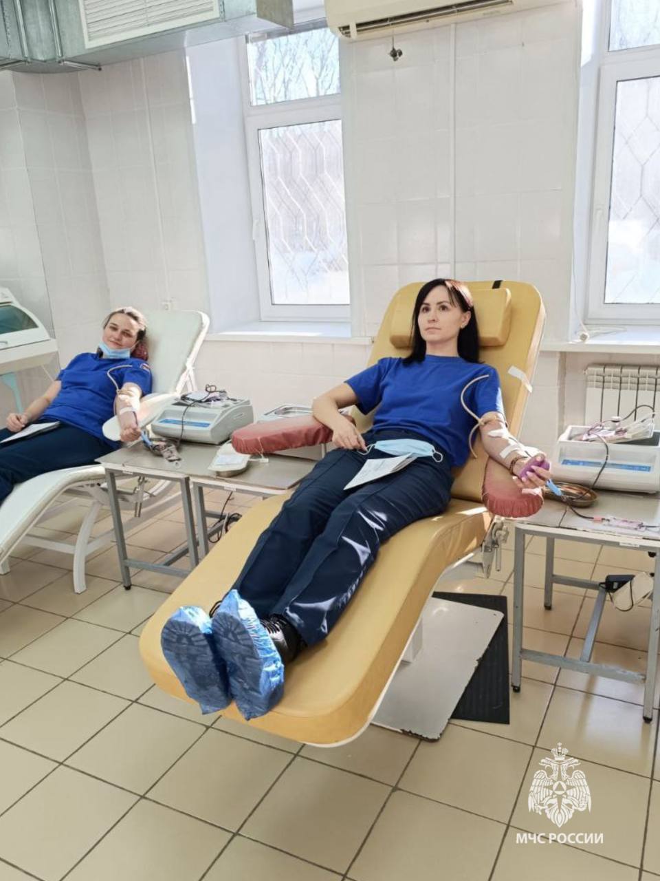 Каждый может спасти жизнь. В рамках 35летия МЧС России специалисты чрезвычайного ведомства присоединились к важной социальной инициативе — донорской акции Каждый может спасти жизнь. В рамках 35летия МЧС России специалисты чрезвычайного ведомства присоединились к важной социальной инициативе — донорской акции