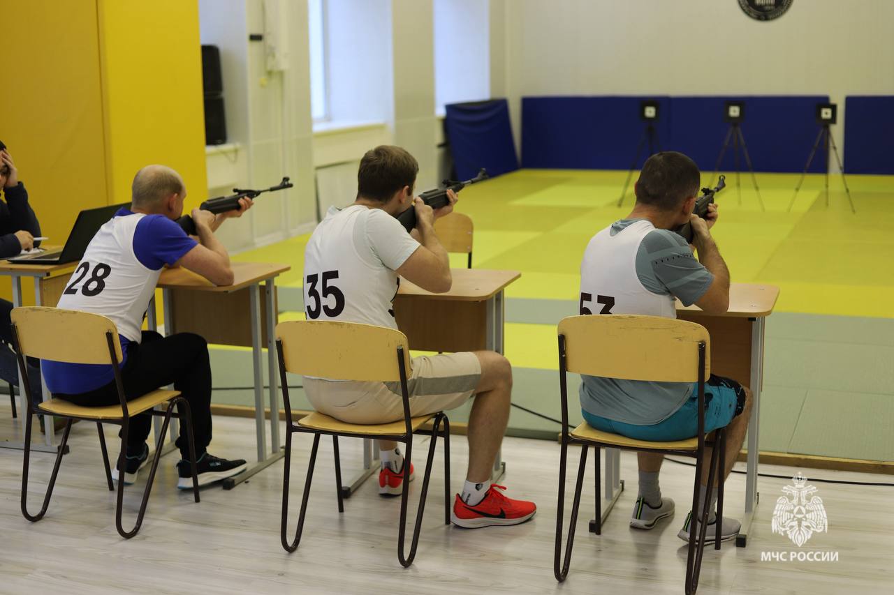 Специалисты МЧС Прикамья готовы к труду и обороне Специалисты МЧС Прикамья готовы к труду и обороне