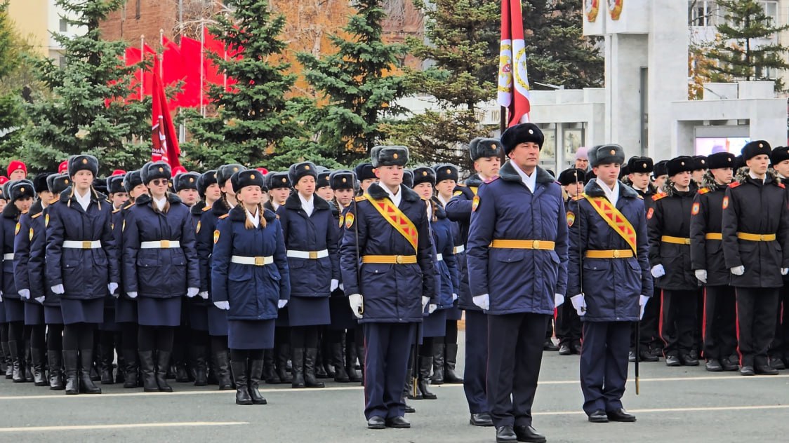 Кадеты из Пермского края приняли участие в XV Параде Памяти в Самаре, посвященном 84-й годовщине легендарного Военного парада 1941 года