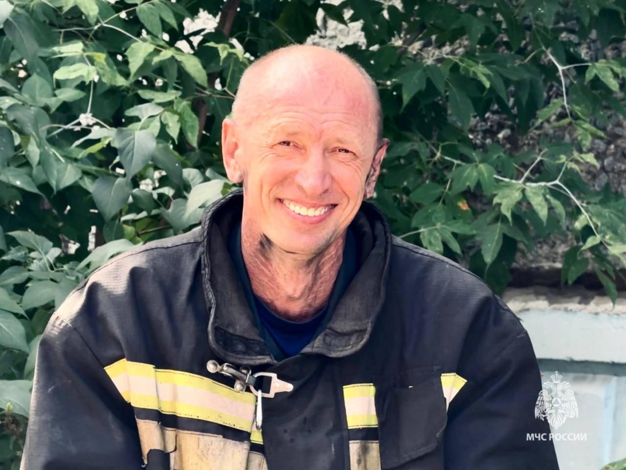 В День доброты даже самые серьезные мужчины не могут сдержать улыбки В День доброты даже самые серьезные мужчины не могут сдержать улыбки