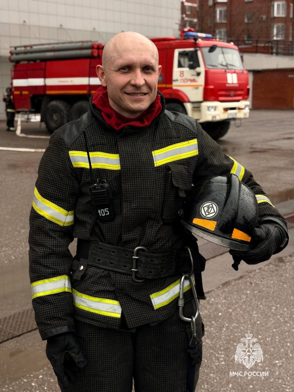 В День доброты даже самые серьезные мужчины не могут сдержать улыбки В День доброты даже самые серьезные мужчины не могут сдержать улыбки