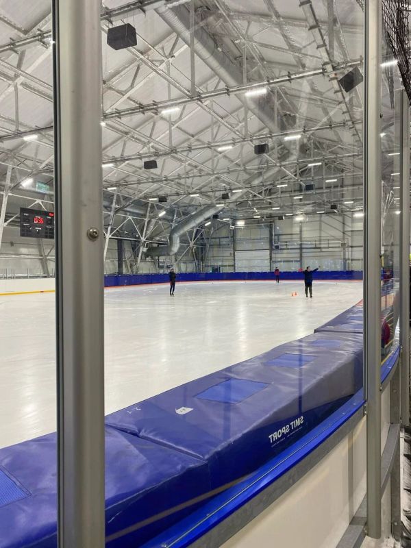 Еще один спорткомплекс запустил массовые катания на коньках