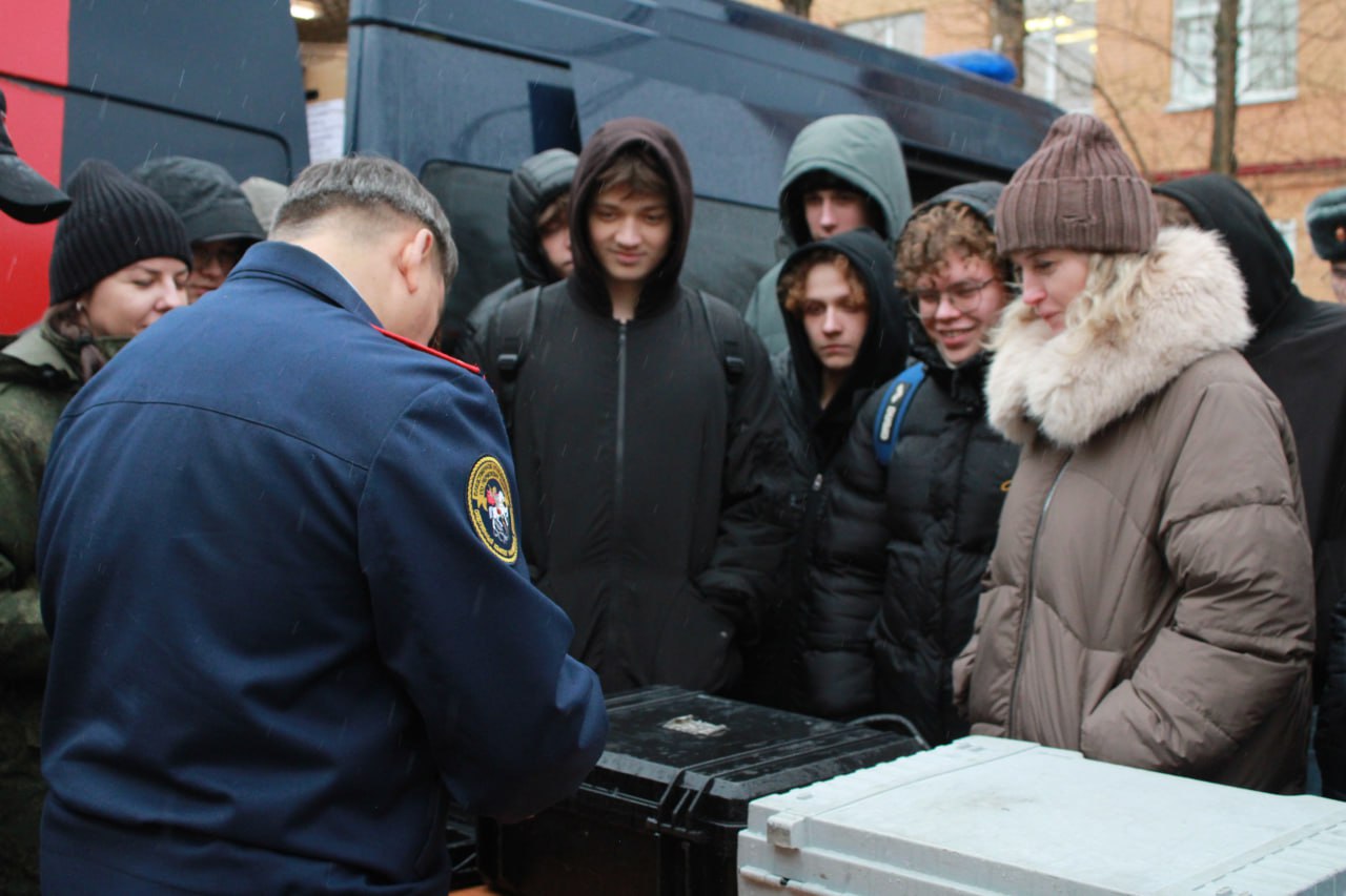 В Перми следователи СК России приняли участие в краевом дне призывника В Перми следователи СК России приняли участие в краевом дне призывника