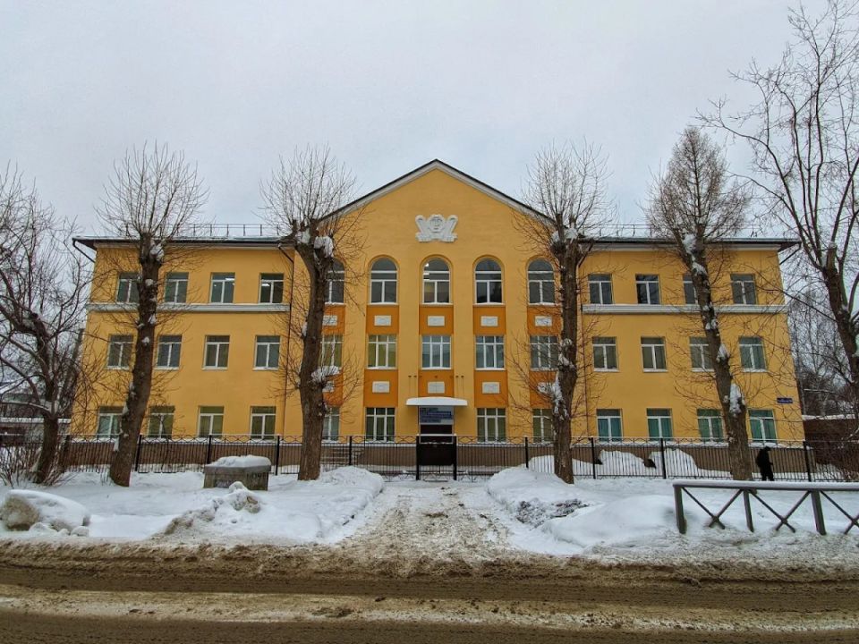 Зумер покурил вейп и потерял сознание у радиотехнического колледжа на улице Танкистов в Перми