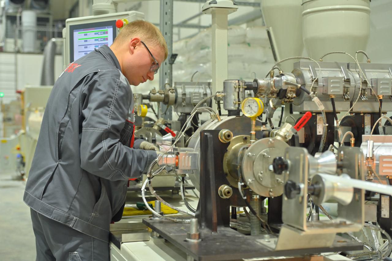 Губернатор Дмитрий Махонин посетил новое пермское предприятие HIPEX Губернатор Дмитрий Махонин посетил новое пермское предприятие HIPEX