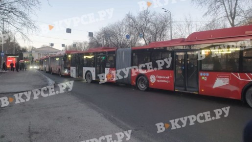 В районе ДКЖ адская пробка