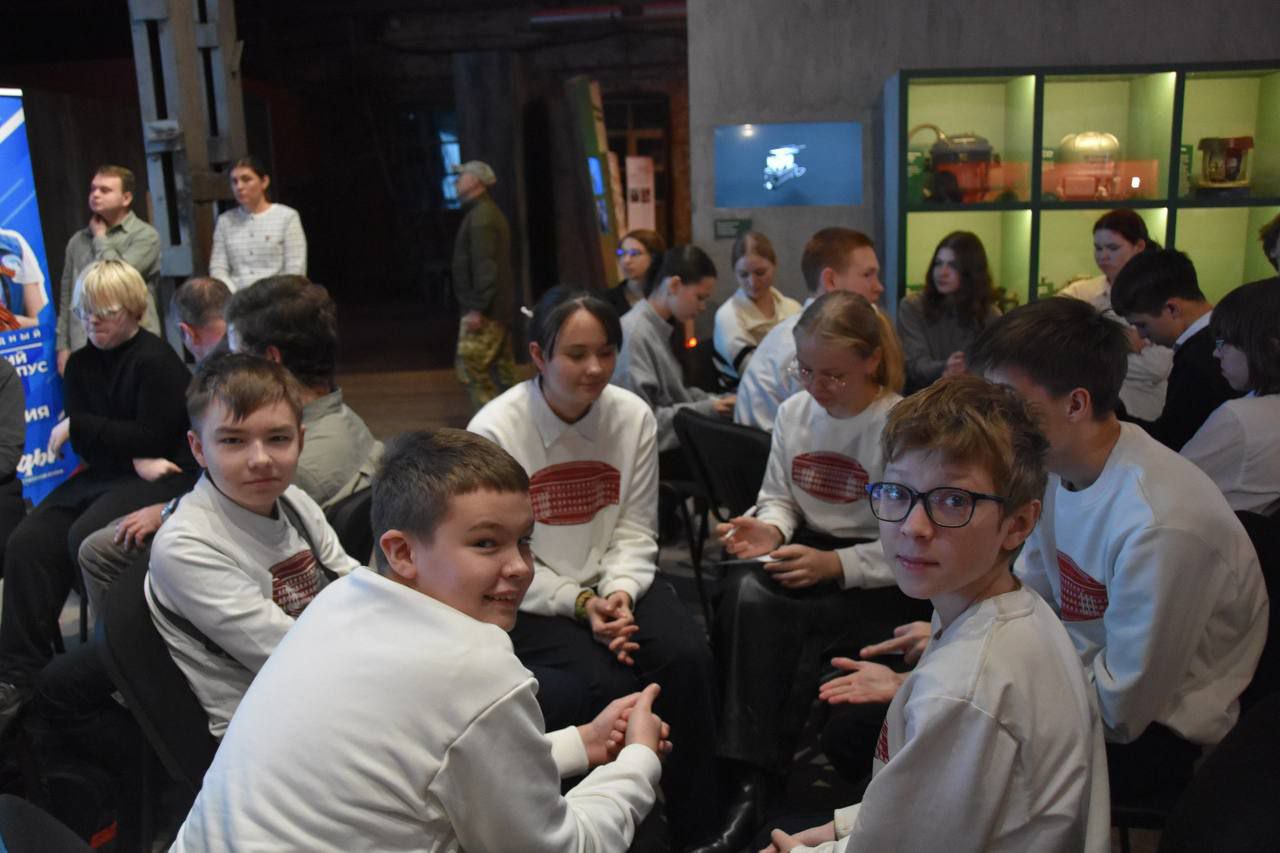 400 школьников стали участниками проекта «Интерактивная история: 80-летие Победы» 400 школьников стали участниками проекта «Интерактивная история: 80-летие Победы»