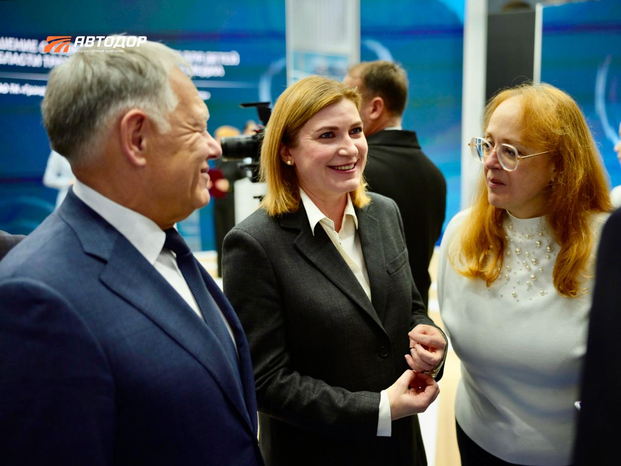 Итоги первого дня участия Госкомпании «Автодор» в Международном форуме и выставке «Транспорт России» Итоги первого дня участия Госкомпании «Автодор» в Международном форуме и выставке «Транспорт России»