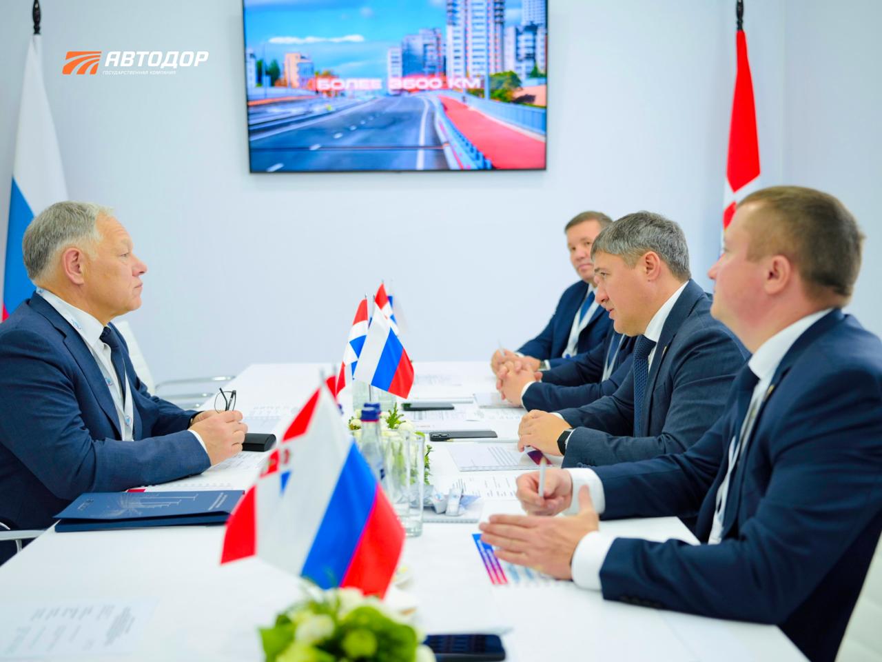 Итоги первого дня участия Госкомпании «Автодор» в Международном форуме и выставке «Транспорт России» Итоги первого дня участия Госкомпании «Автодор» в Международном форуме и выставке «Транспорт России»