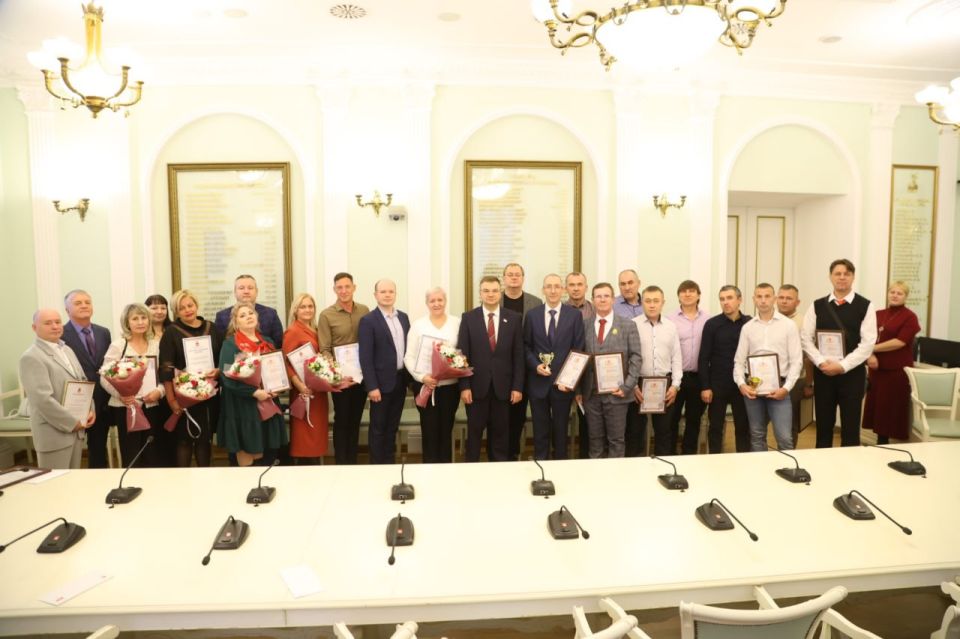 Сегодня по всей России отмечается День работника транспорта Сегодня по всей России отмечается День работника транспорта