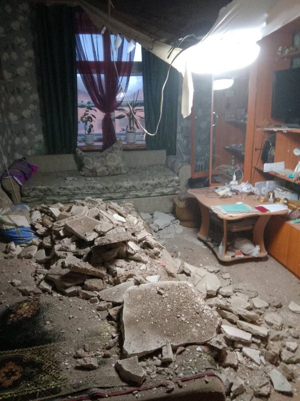 В Березниках под Пермью в одном из жилых домов обрушился потолок