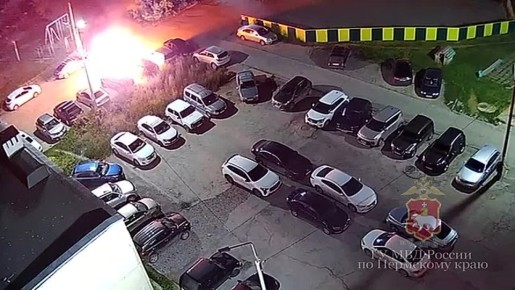 Два автомобиля сгорели, два повреждены