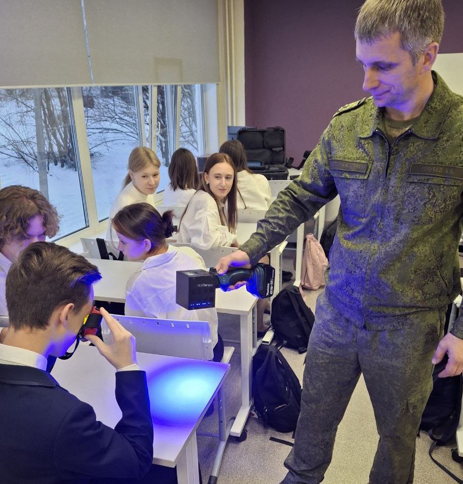 В Пермском крае сотрудник краевого СК России провел занятие для кадет подшефного класс В Пермском крае сотрудник краевого СК России провел занятие для кадет подшефного класс