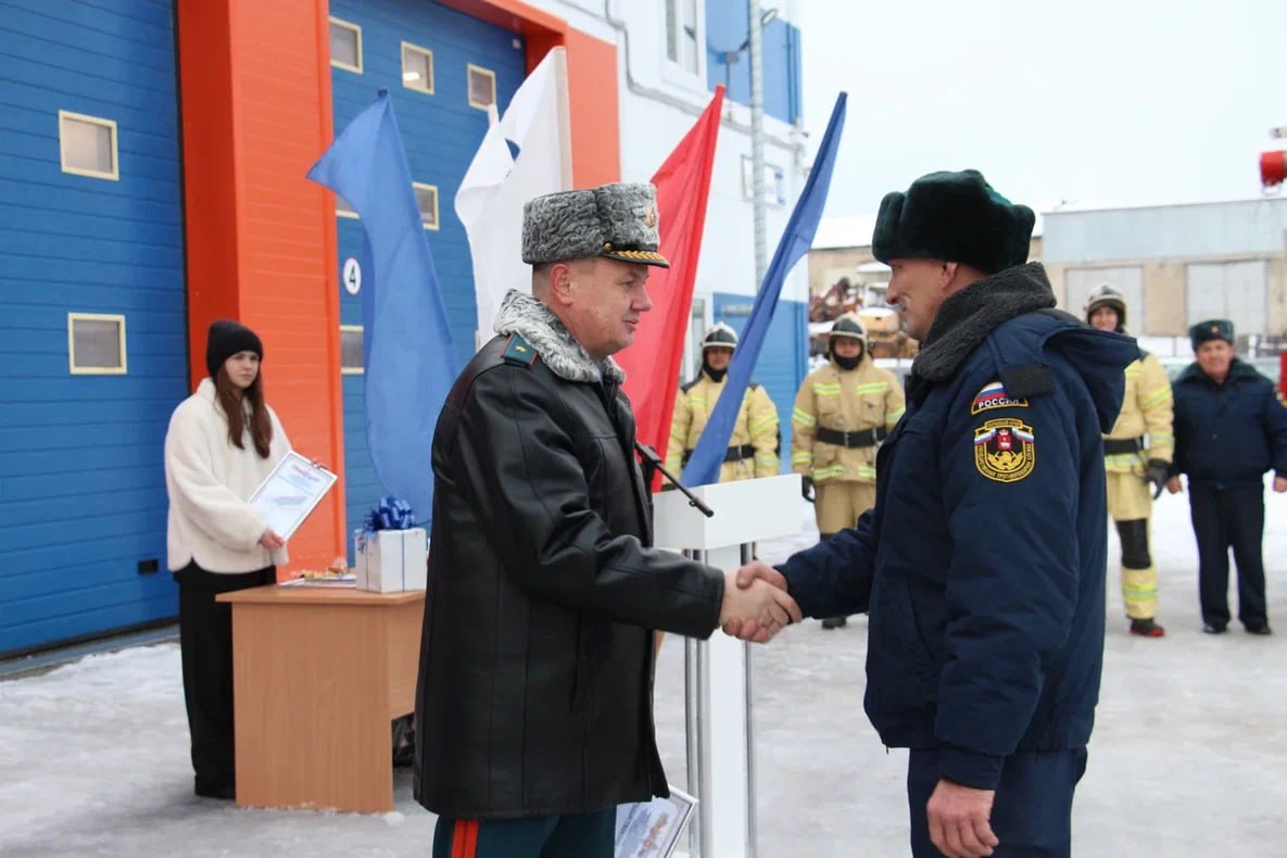 Новая эра безопасности на севере Прикамья: В Чердыни введено в строй новое пожарное депо! Новая эра безопасности на севере Прикамья: В Чердыни введено в строй новое пожарное депо!