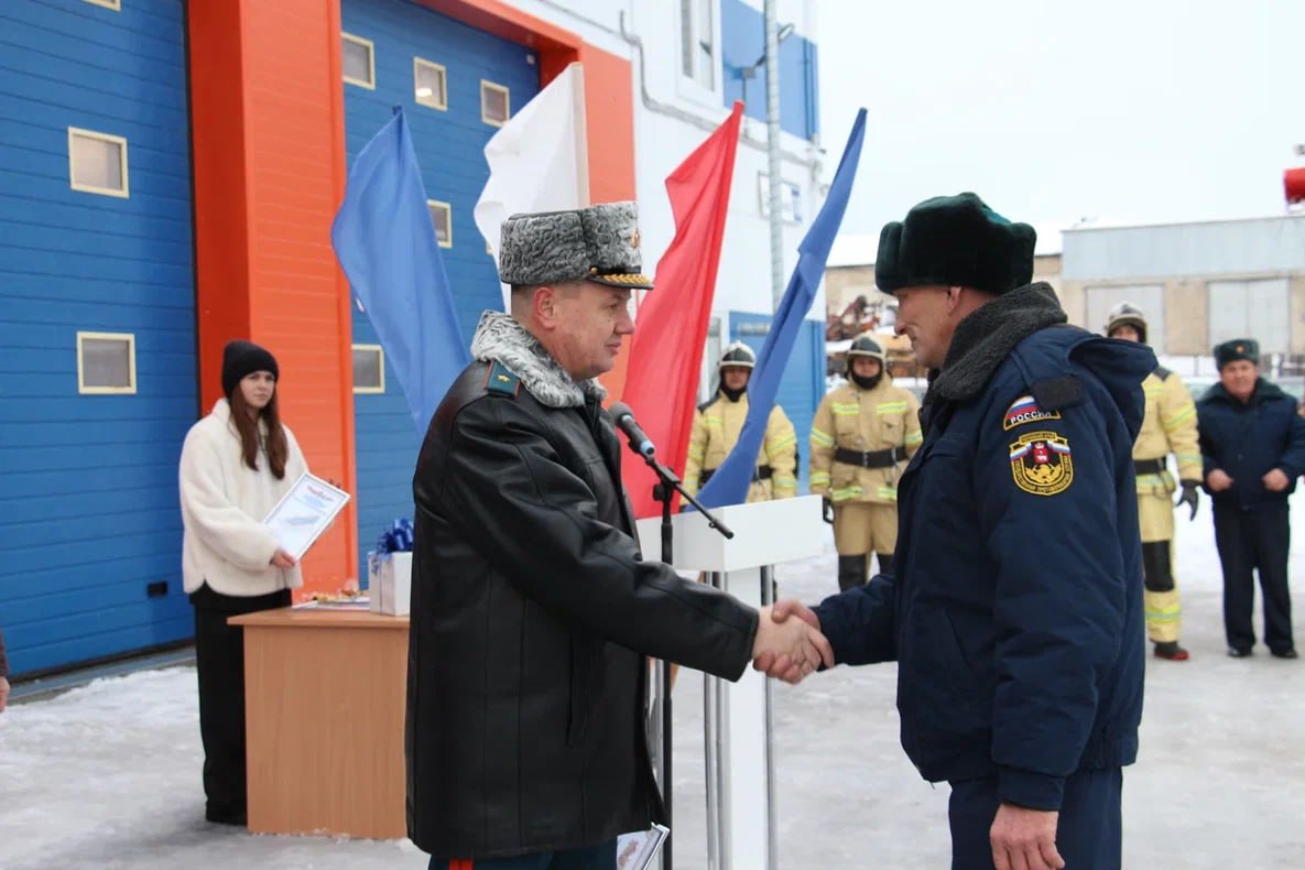 Новая эра безопасности на севере Прикамья: В Чердыни введено в строй новое пожарное депо! Новая эра безопасности на севере Прикамья: В Чердыни введено в строй новое пожарное депо!