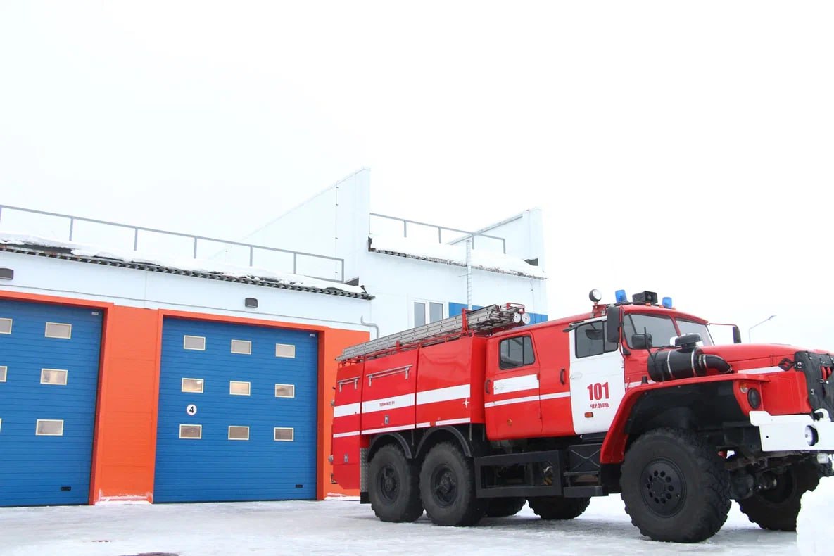 Новая эра безопасности на севере Прикамья: В Чердыни введено в строй новое пожарное депо! Новая эра безопасности на севере Прикамья: В Чердыни введено в строй новое пожарное депо!