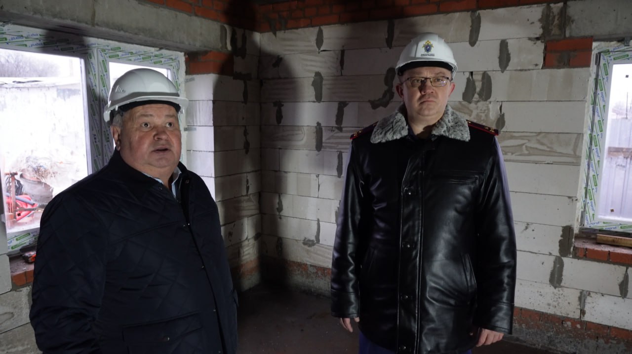 В Барде руководитель СУ СК России по Пермскому краю провел личный прием граждан и проинспектировал строительство дома для детей-сирот В Барде руководитель СУ СК России по Пермскому краю провел личный прием граждан и проинспектировал строительство дома для детей-сирот