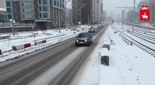 ПОЕХАЛИ!. Сегодня с 10:00 открылась для движения автомобилистов и пешеходов улица Карпинского! Показываем на видео, как это было