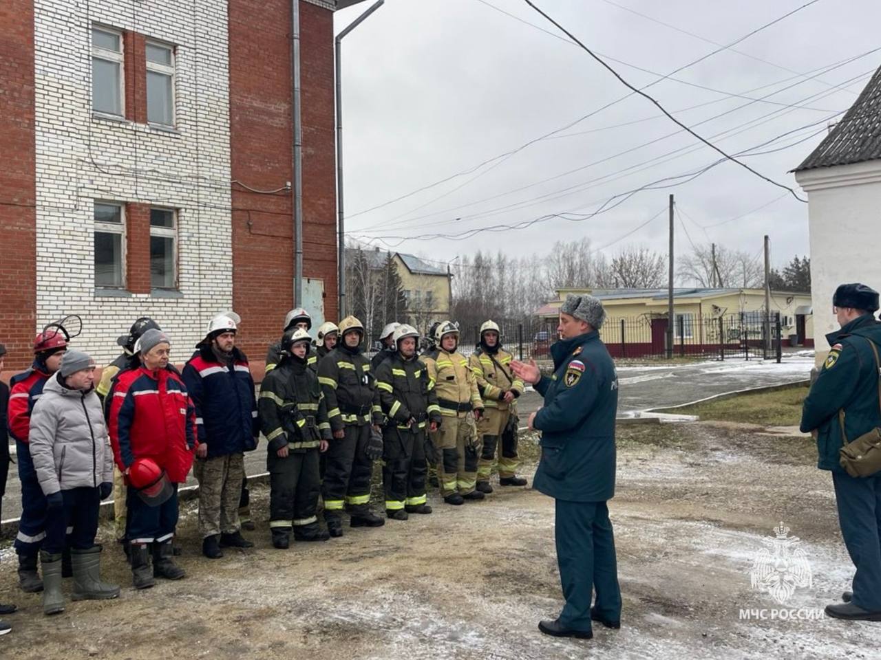 От теории к практике: как прошли пожарнотактические учения в Березовской ЦРБ От теории к практике: как прошли пожарнотактические учения в Березовской ЦРБ