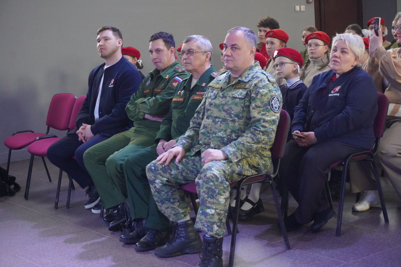 В Перми офицер регионального управления СК России принял участие в церемонии открытия краевого конкурса «Лучший юнармейский отряд» В Перми офицер регионального управления СК России принял участие в церемонии открытия краевого конкурса «Лучший юнармейский отряд»