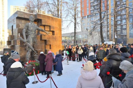 Подвиг защитников страны почтили в День Героев Отечества в Перми