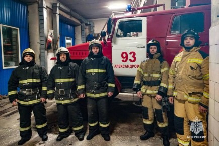 Вернули к жизни. Из-за неосторожности при курении загорелся диван и личные вещи в квартире на улице 9-й Пятилетки в поселке Лытвенский