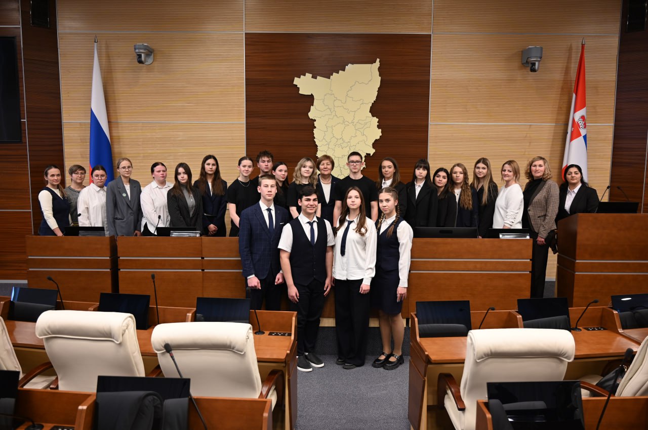 Депутат краевого парламента Надежда Лядова провела Парламентский урок в формате межмуниципального конкурса социально значимых проектов Депутат краевого парламента Надежда Лядова провела Парламентский урок в формате межмуниципального конкурса социально значимых проектов