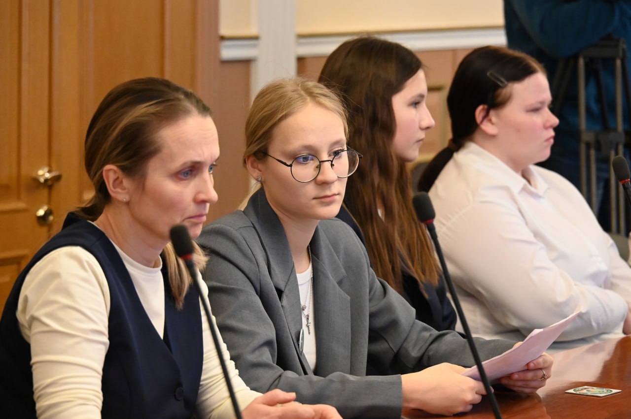 Депутат краевого парламента Надежда Лядова провела Парламентский урок в формате межмуниципального конкурса социально значимых проектов Депутат краевого парламента Надежда Лядова провела Парламентский урок в формате межмуниципального конкурса социально значимых проектов