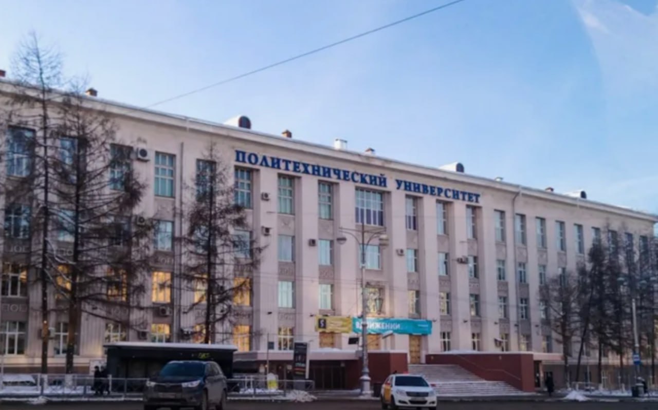 Взрыв прогремел в Пермском политехе — по меньшей мере два человека погибли, в том числе 10-летний ребенок, и еще два пострадали