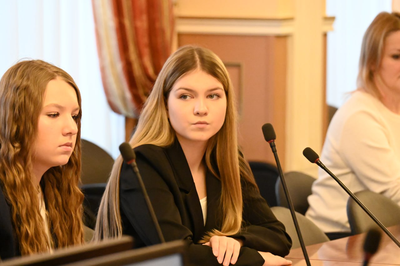 Депутат краевого парламента Надежда Лядова провела Парламентский урок в формате межмуниципального конкурса социально значимых проектов Депутат краевого парламента Надежда Лядова провела Парламентский урок в формате межмуниципального конкурса социально значимых проектов