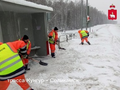 На дворе выходной, а наши подрядчики чистят региональные трассы!
