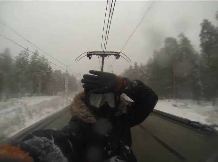 Транспортные полицейские Перми задержали четырех несовершеннолетних зацеперов Транспортные полицейские Перми задержали четырех несовершеннолетних зацеперов