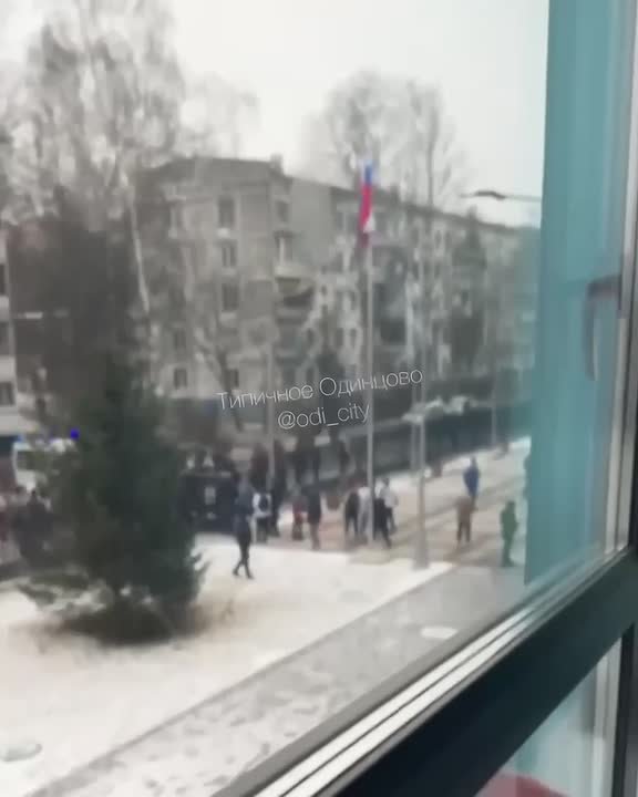 Поножовщину устроил подросток в школе в Подмосковье